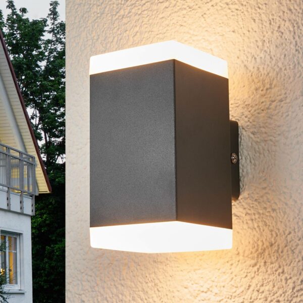 Hedda - kantig LED-utomhusvägglampa